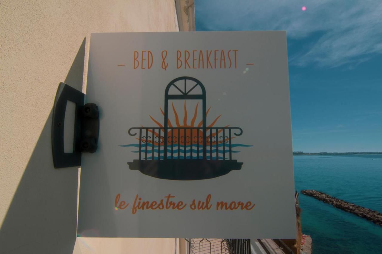 B&B Le Finestre Sul Mare Taranto Exteriör bild