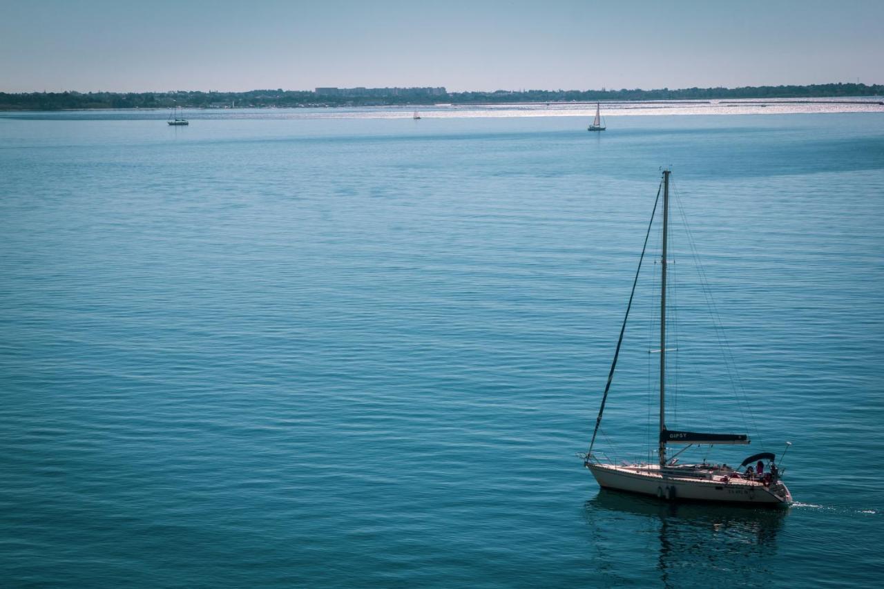 B&B Le Finestre Sul Mare Taranto Exteriör bild
