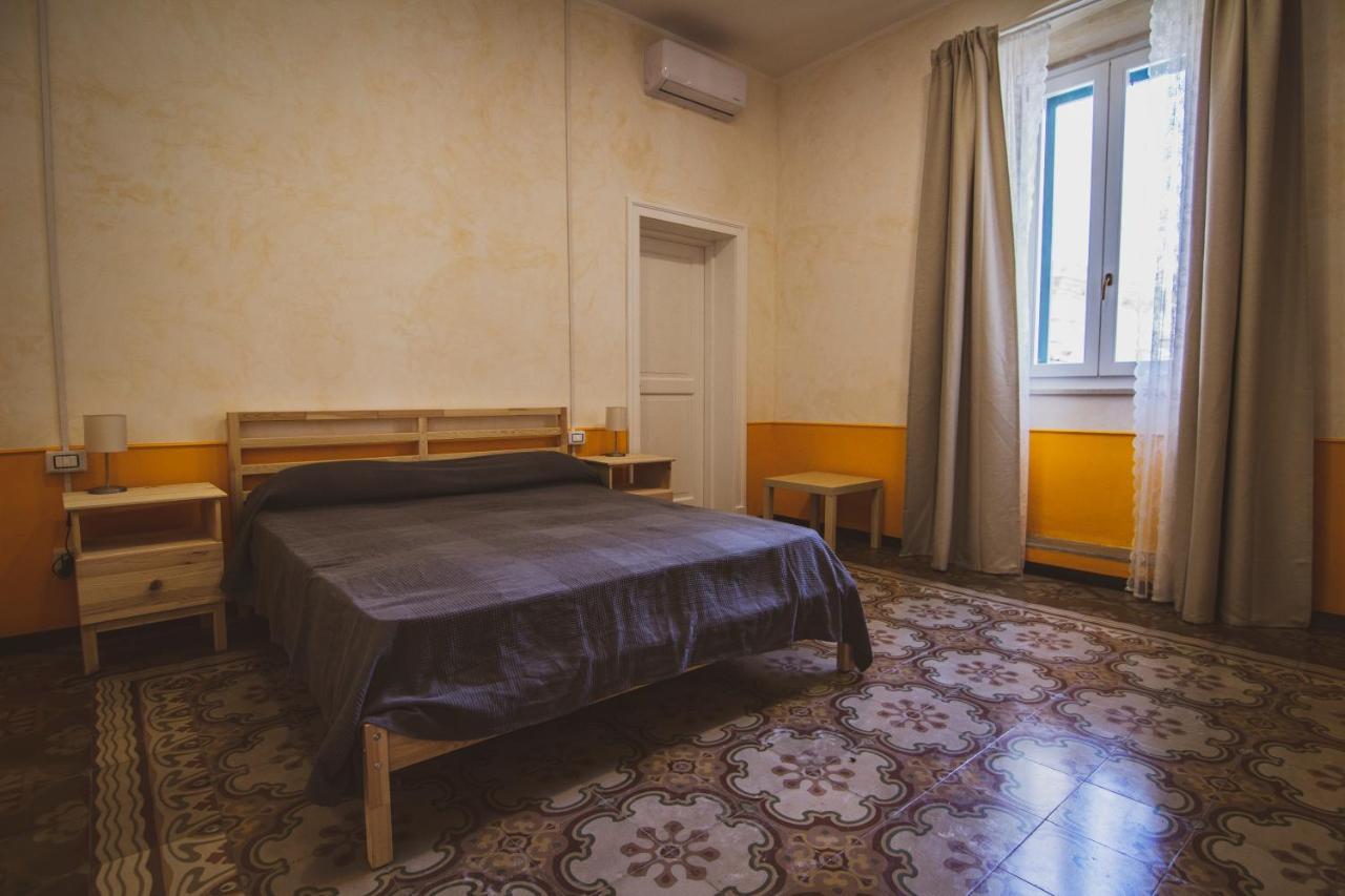 B&B Le Finestre Sul Mare Taranto Exteriör bild
