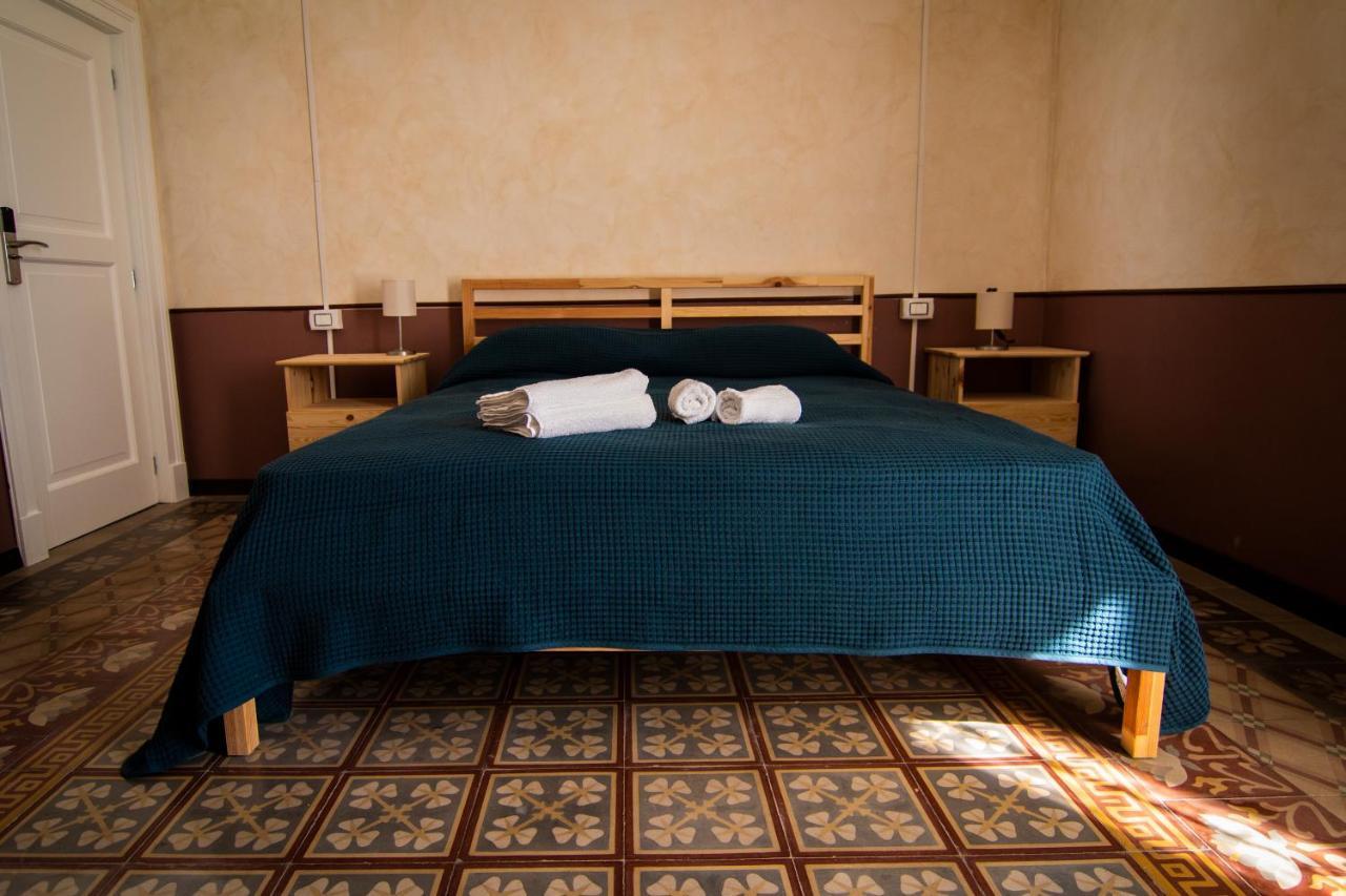 B&B Le Finestre Sul Mare Taranto Exteriör bild