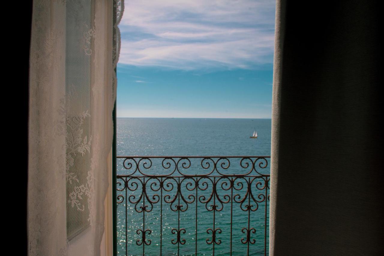 B&B Le Finestre Sul Mare Taranto Exteriör bild