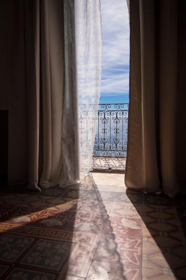 B&B Le Finestre Sul Mare Taranto Exteriör bild