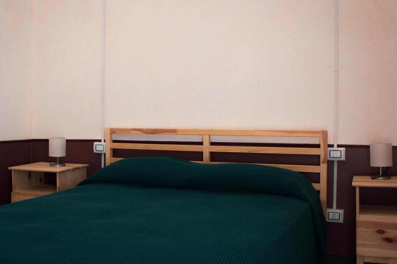 B&B Le Finestre Sul Mare Taranto Exteriör bild