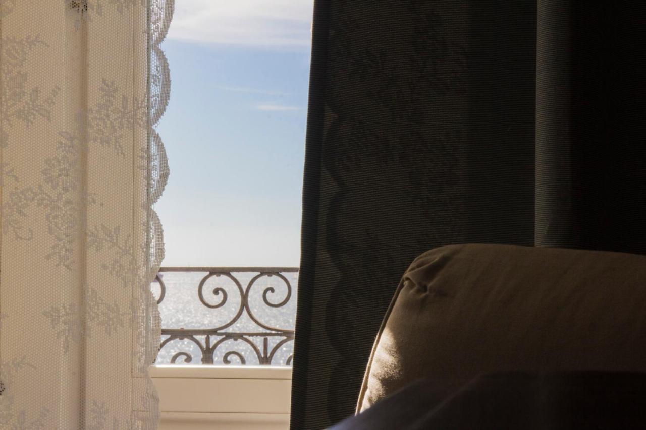 B&B Le Finestre Sul Mare Taranto Exteriör bild