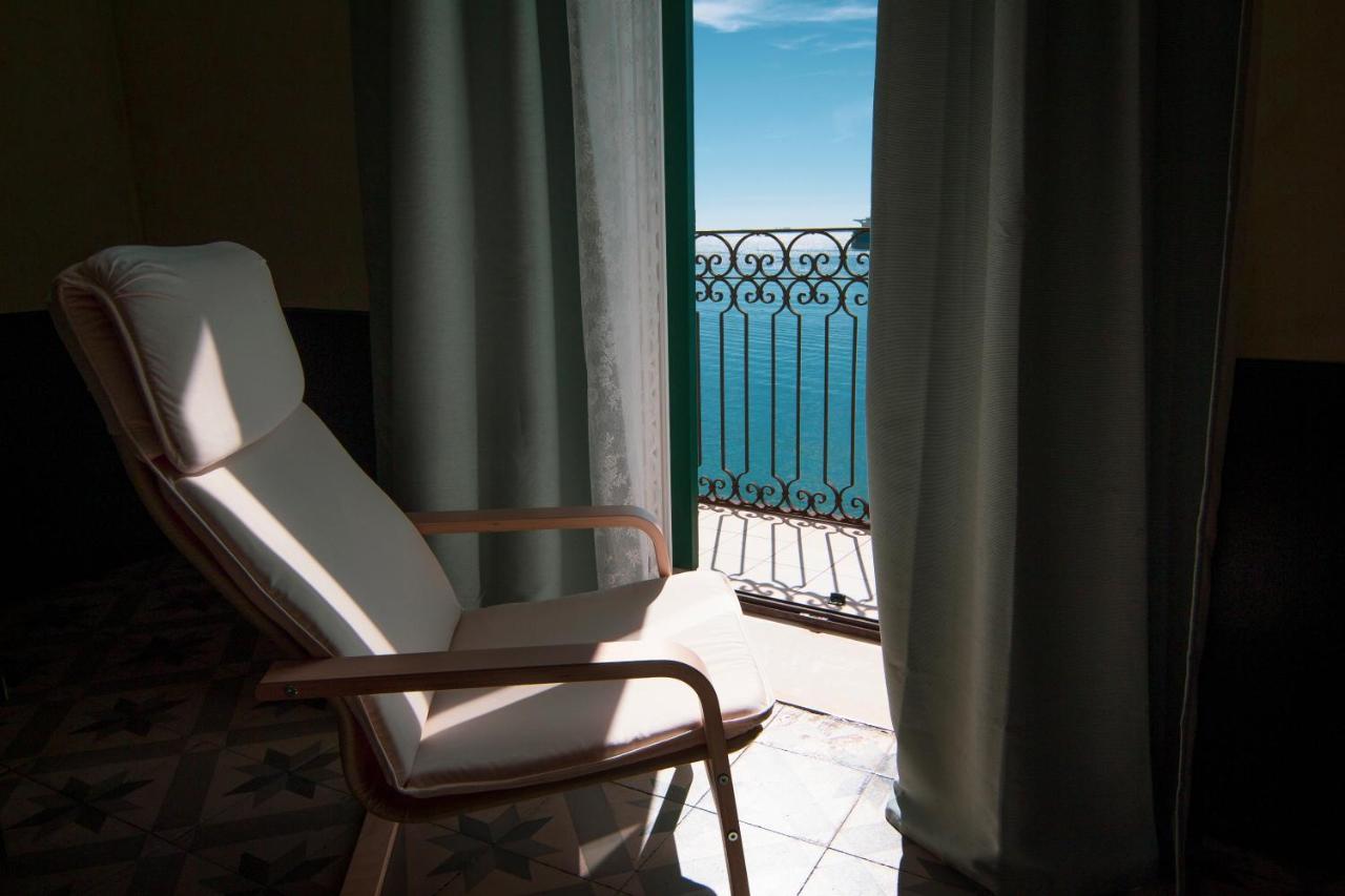 B&B Le Finestre Sul Mare Taranto Exteriör bild